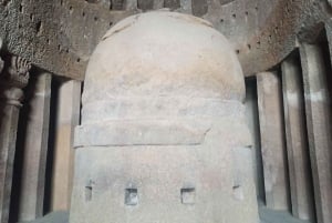 Private Mumbai Tour: Kanheri Caves & Golden Pagoda Temple