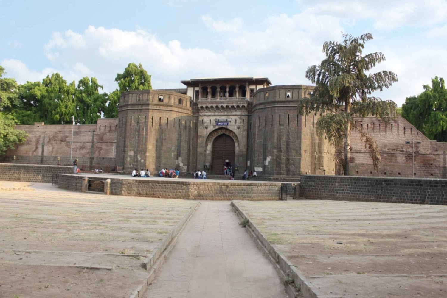 Pune: tour guidato di un giorno da Mumbai in auto privata
