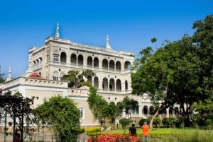 Pune Highlights: Guided Day Tour from Mumbai in Private Car
