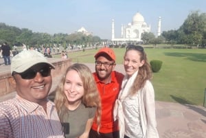 Same day Agra Taj and Red fort from Mumbai