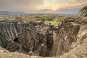 Wycieczka tego samego dnia do jaskiń Adżanta i Ellora z Bombaju.