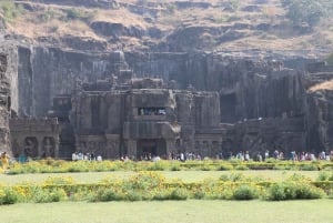 Aurangabad: Ajanta & Ellora Caves Day Tour (No Guide)