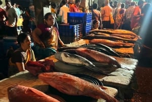 Réveillez-vous avec Mumbai : Temple, Marchés et Trajet en Train