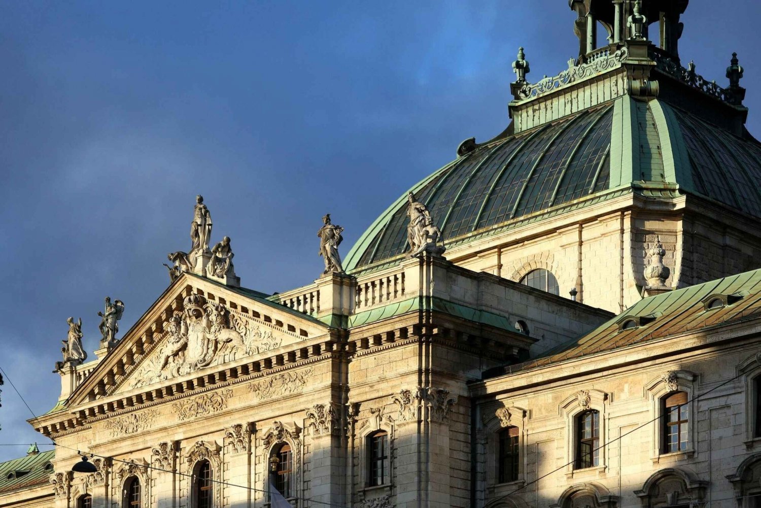 En omvisning i Münchens Justizpalast