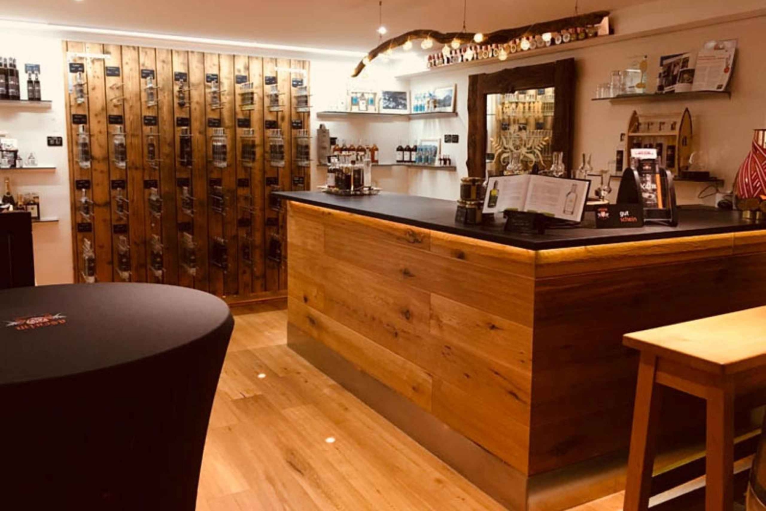 Aschheim: Distillery Tour with Tasting and Buffet