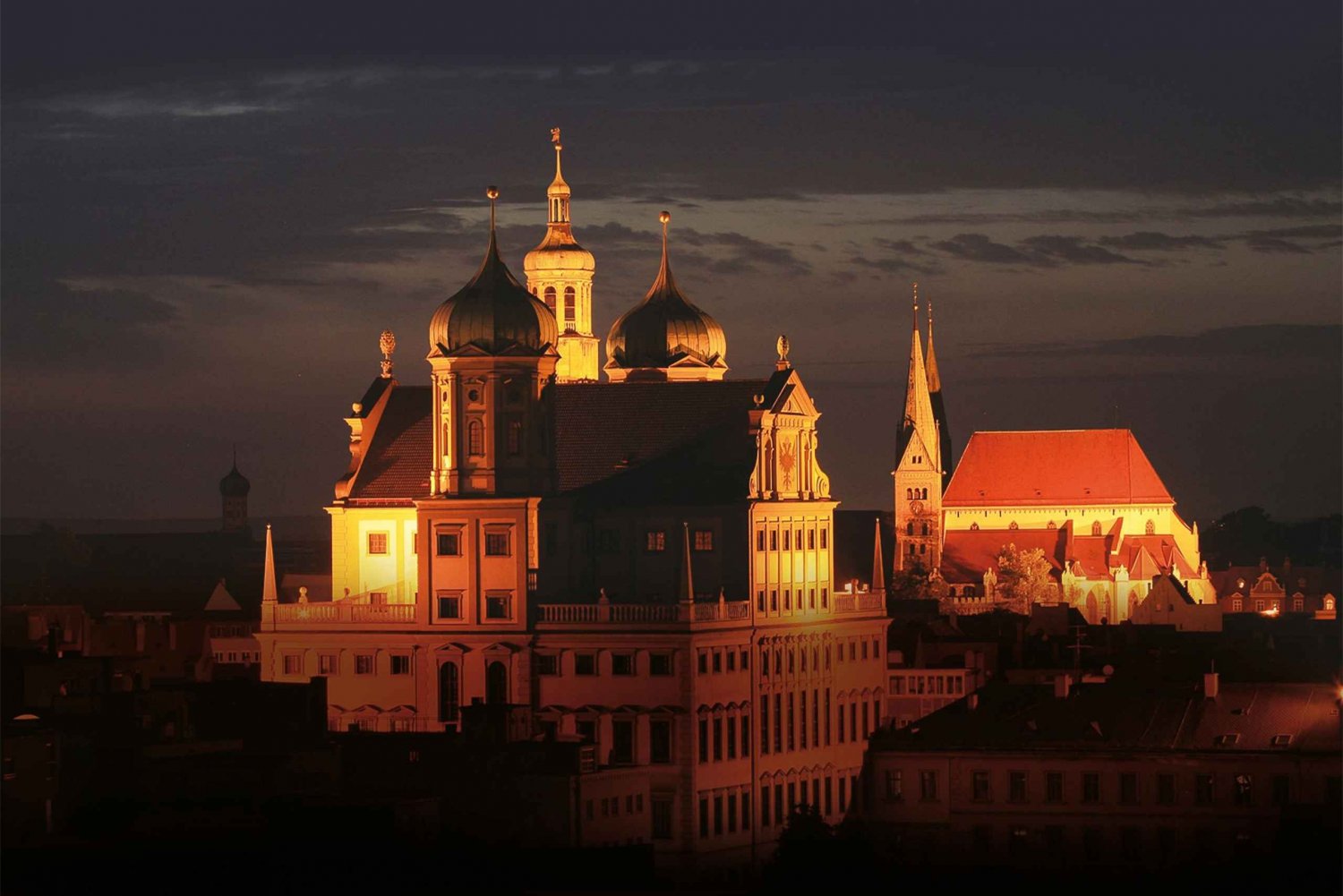 Augsburg: Illuminated Guided Evening Walking Tour