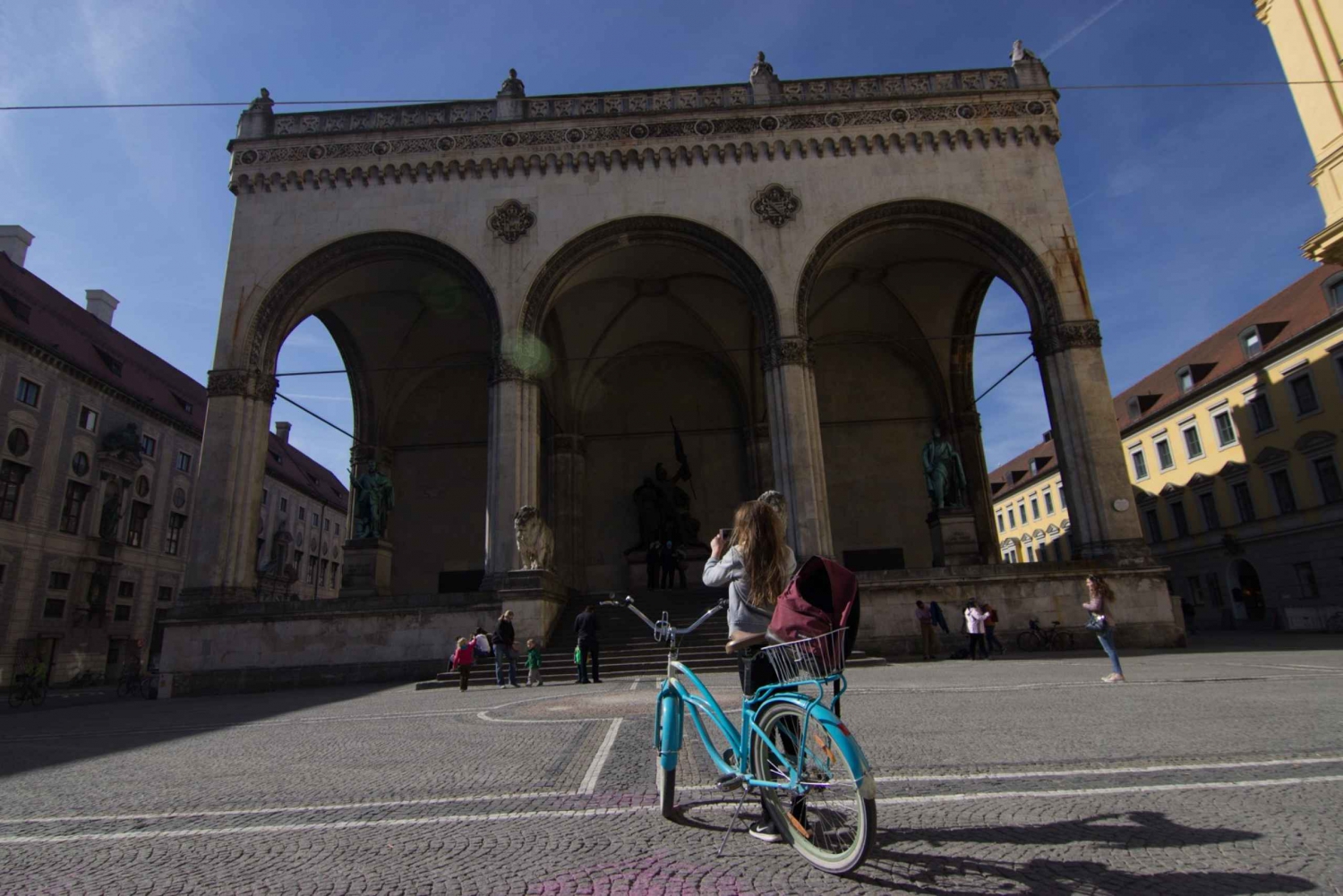 Munich: Guided City Tour by Bike