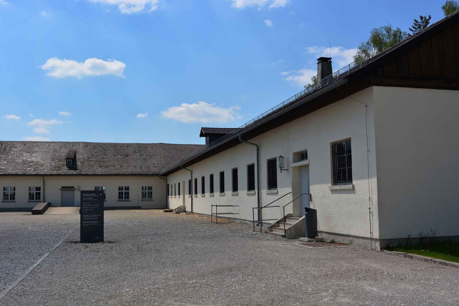 Offentlig tur til Dachau-mindesmærket