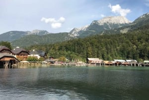 Tagesausflug von München zum Königssee: Bootsfahrt & Salzbergwerk