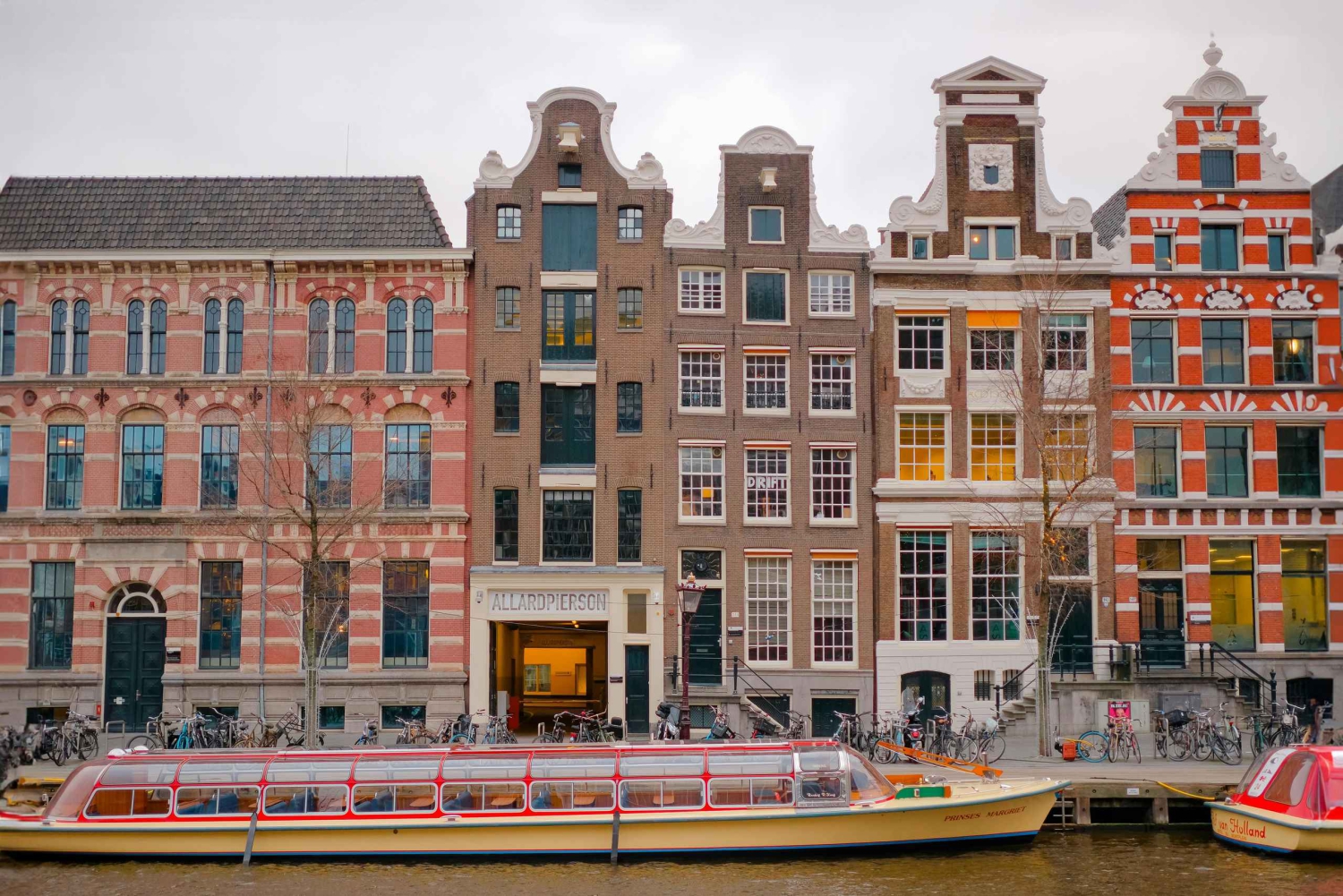 Dusseldorf : Amsterdam. Private Day Trip