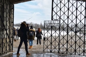 Vanuit München: Dachau Memorial Site Tour in het Spaans
