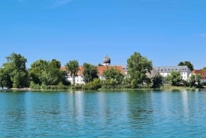Schloss Herrenchiemsee & Fraueninsel: Rundtur med Peter i bil og båd!