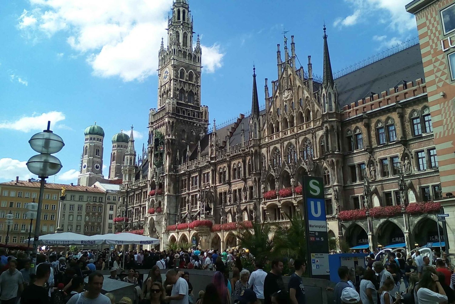 Munich: 4 Hour City Sightseeing Guided E-Bike Tour