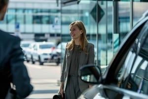 Munich: Elegant & Reliable Airport Transfer