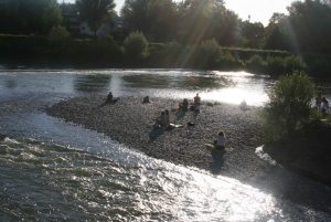 Munich: Evening Bike Tour with Beer Garden Visits