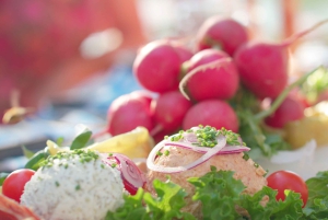 Munich: Food Tour Beer- 3 small beers & 'Brotzeit' in GERMAN