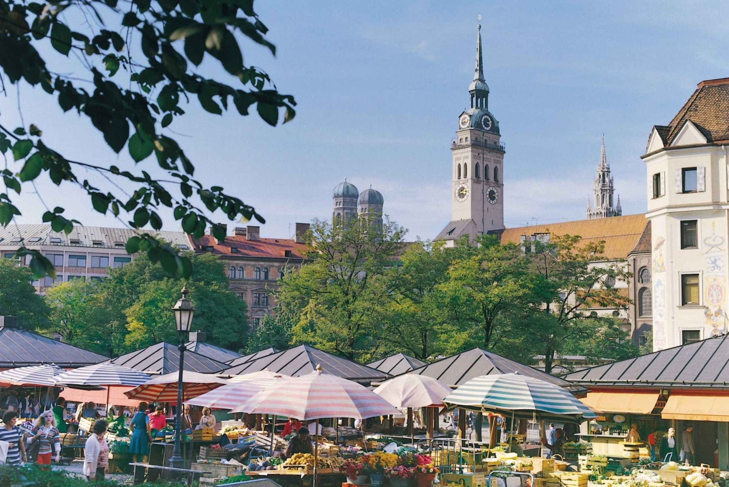 Munich: Guided Food Walking Tour with Beer Tasting