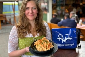 Munich: Guided Food Walking Tour with Beer Tasting