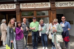 Munich: Guided Food Walking Tour with Beer Tasting