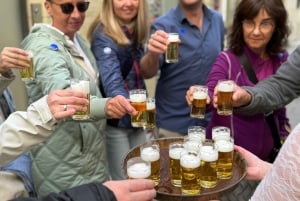 Munich: Guided Food Walking Tour with Beer Tasting