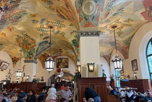 Munich: Guided Food Walking Tour with Beer Tasting