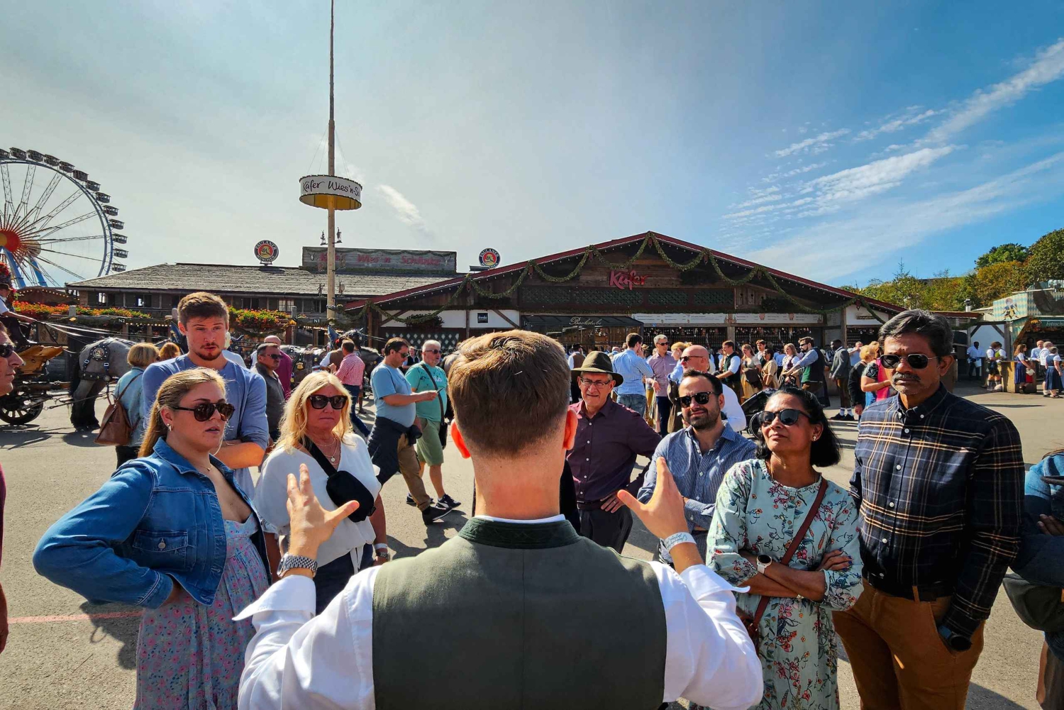 Munich: Guided Oktoberfest Experience with Beer and Lunch