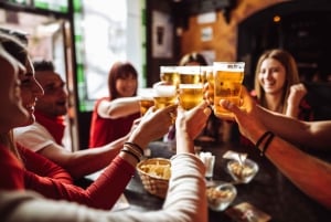 Monaco: tour guidato dei pub con shot gratuiti e ingresso VIP al club