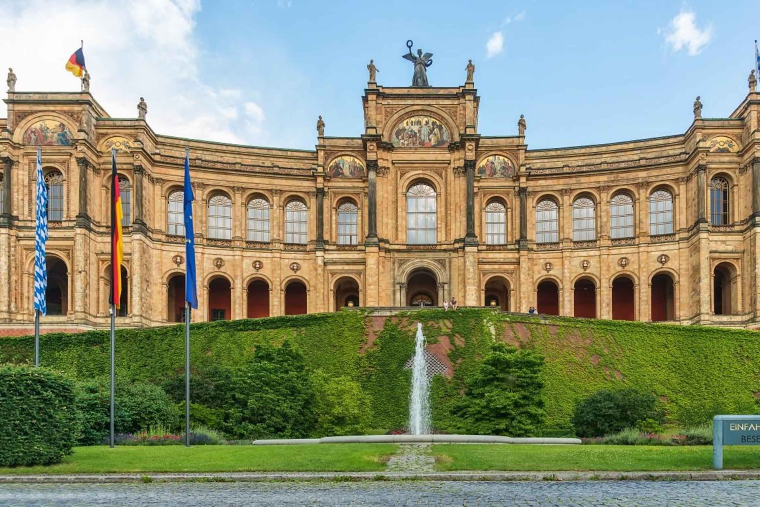 Munich: Highlights Private Bike Tour with Licensed Guide