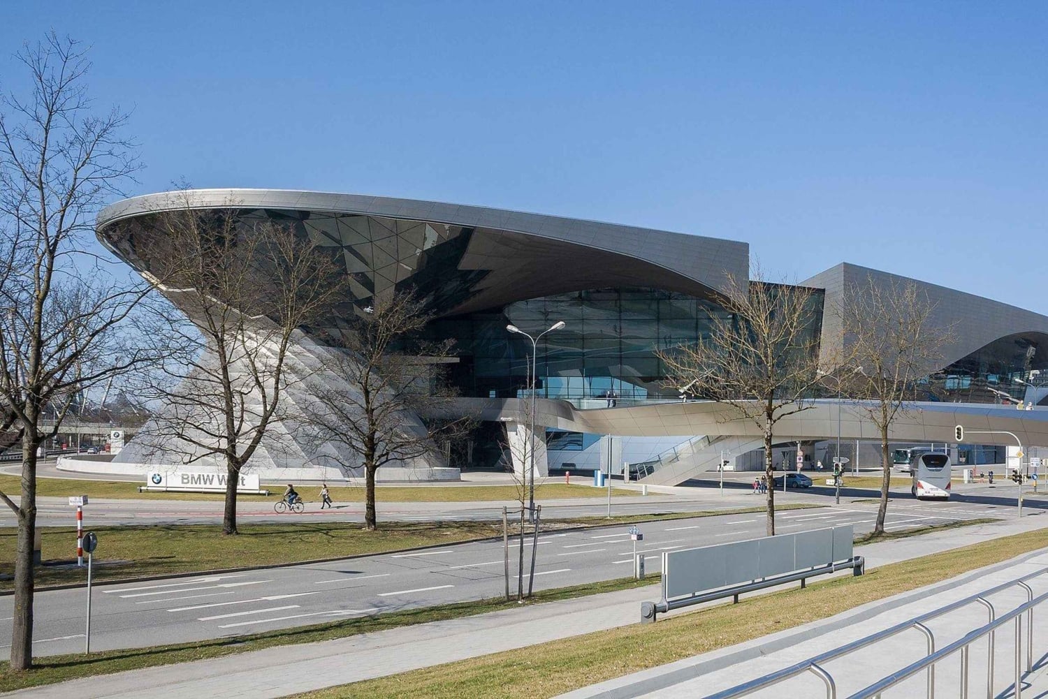 Munich Moments : City Tour - Nymphenburg Park, BMW Welt