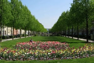 Munich Moments : City Tour - Nymphenburg Park, BMW Welt