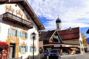 Munich: Neuschwanstein Guided Tour Package