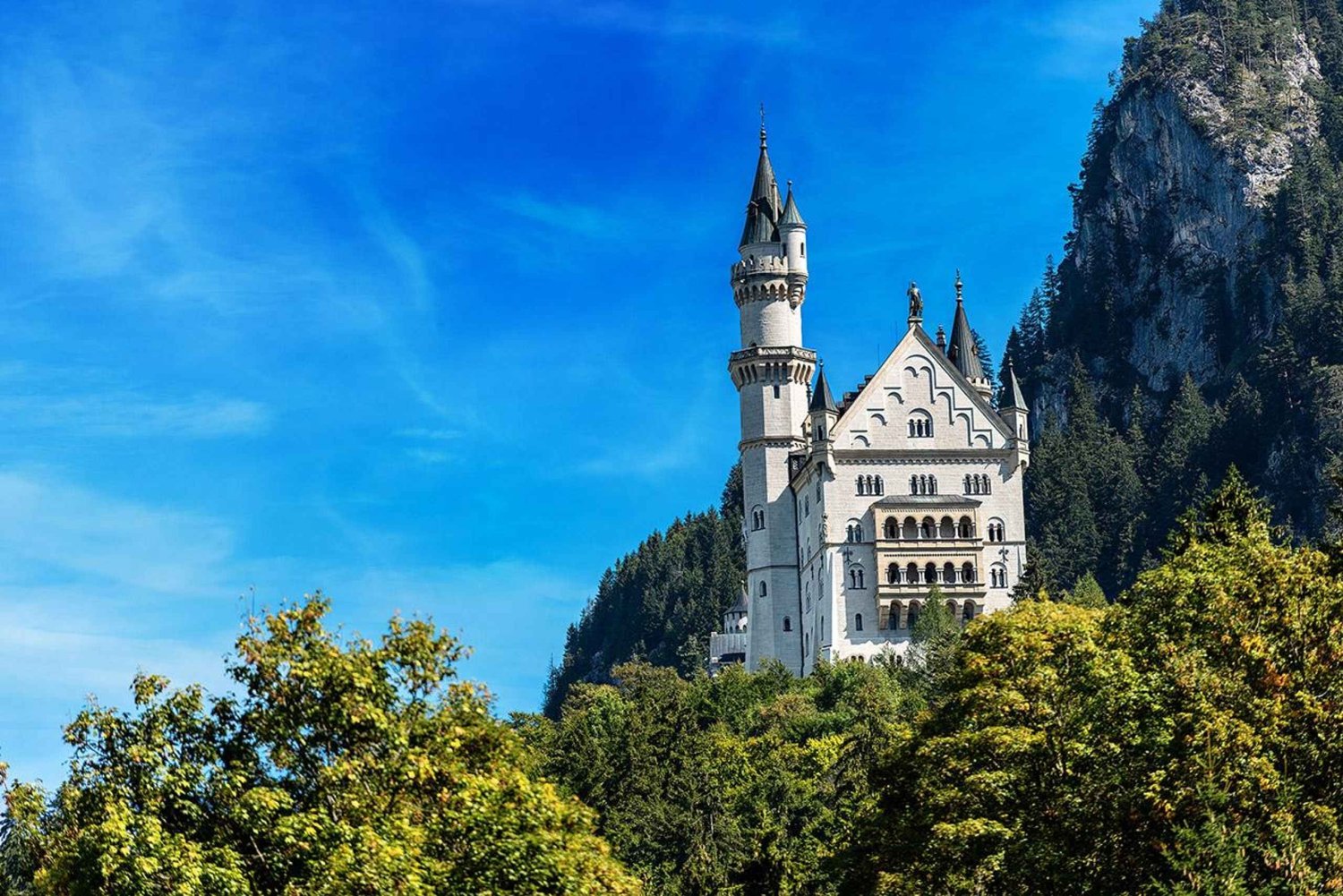 Monachium: prywatna wycieczka do zamków Neuschwanstein i Linderhof z lunchem