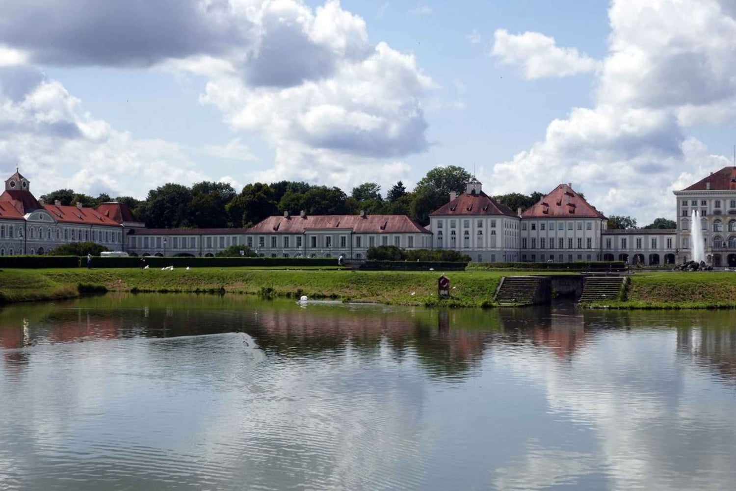 Munich: Nymphenburg Tour With Public Transportation