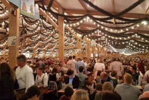 München: Oktoberfestbiljett med reserverade sittplatser, mat och öl
