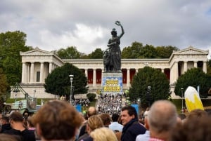 Múnich: Tour del Oktoberfest y gran cervecería (reserva de noche)