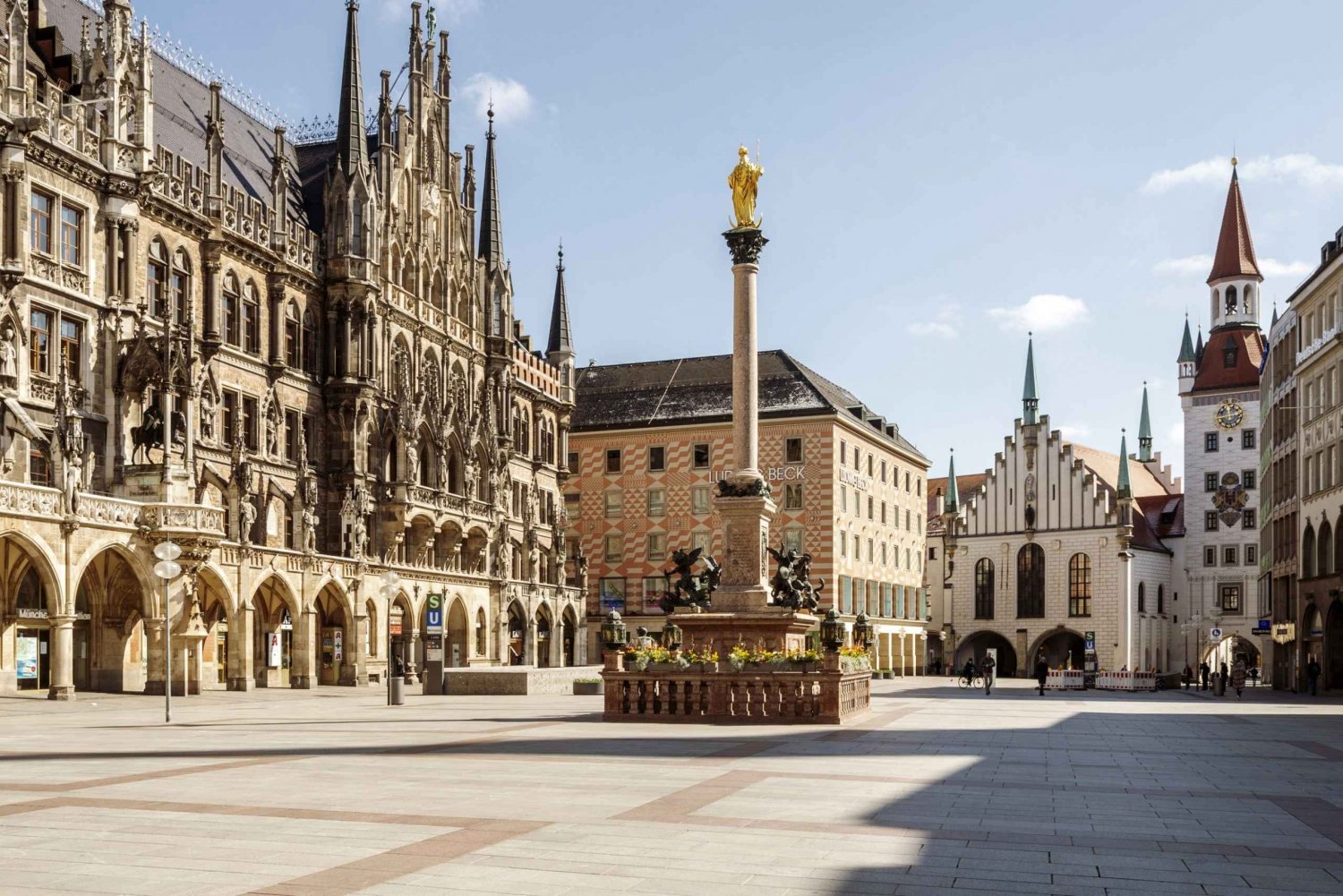 Munich: 5 Top Churches and Old Town with Private Guide