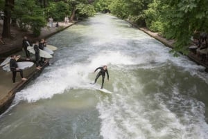 Múnich: Un día de increíble surf fluvial - Eisbach en Múnich