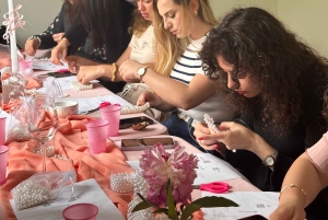 Munich: Pearl Beaded Bag Workshop with Drinks and Snacks