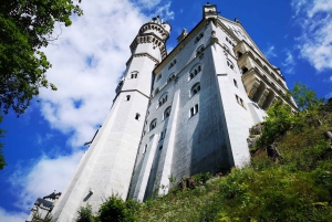 Munich: Private Neuschwanstein & Linderhof Castle Day Trip