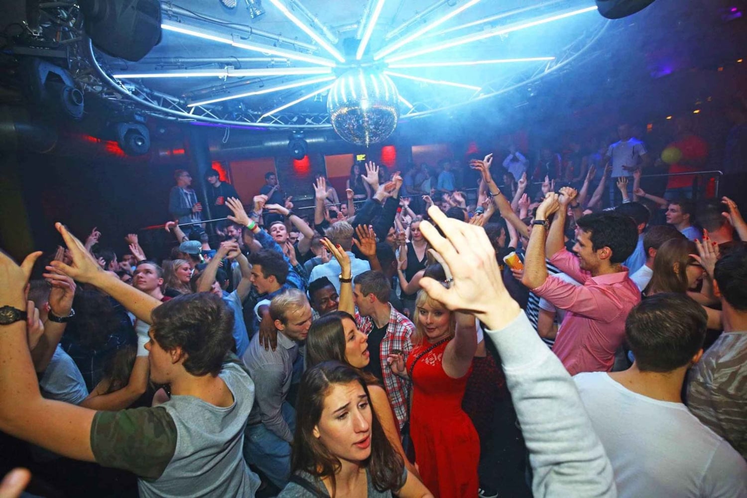 München: Private Kneipentour mit kostenlosem Bier und Schnäpsen