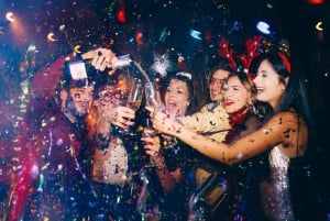 Munich: Private Team Building Bar Crawl Tour with Guide