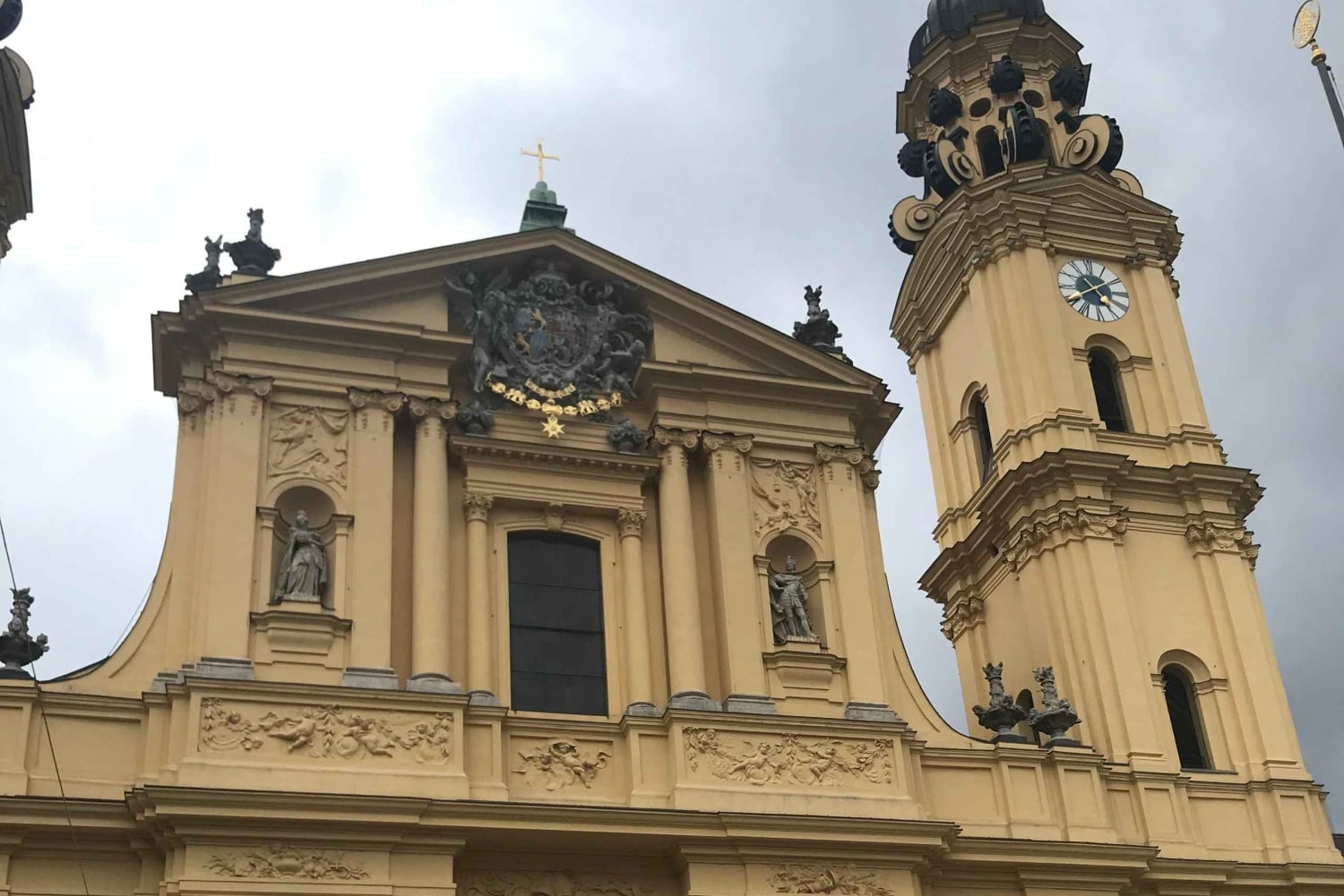 Munich: Private Walking Tour with good laughs and much info