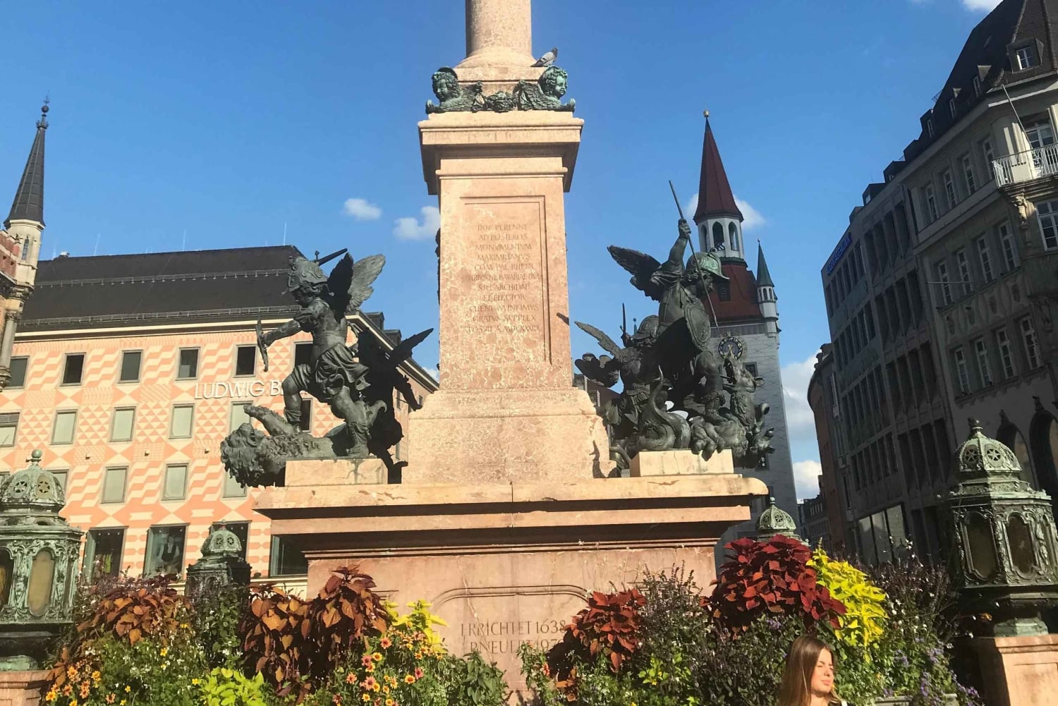 Munich: Private Walking Tour with good laughs and much info