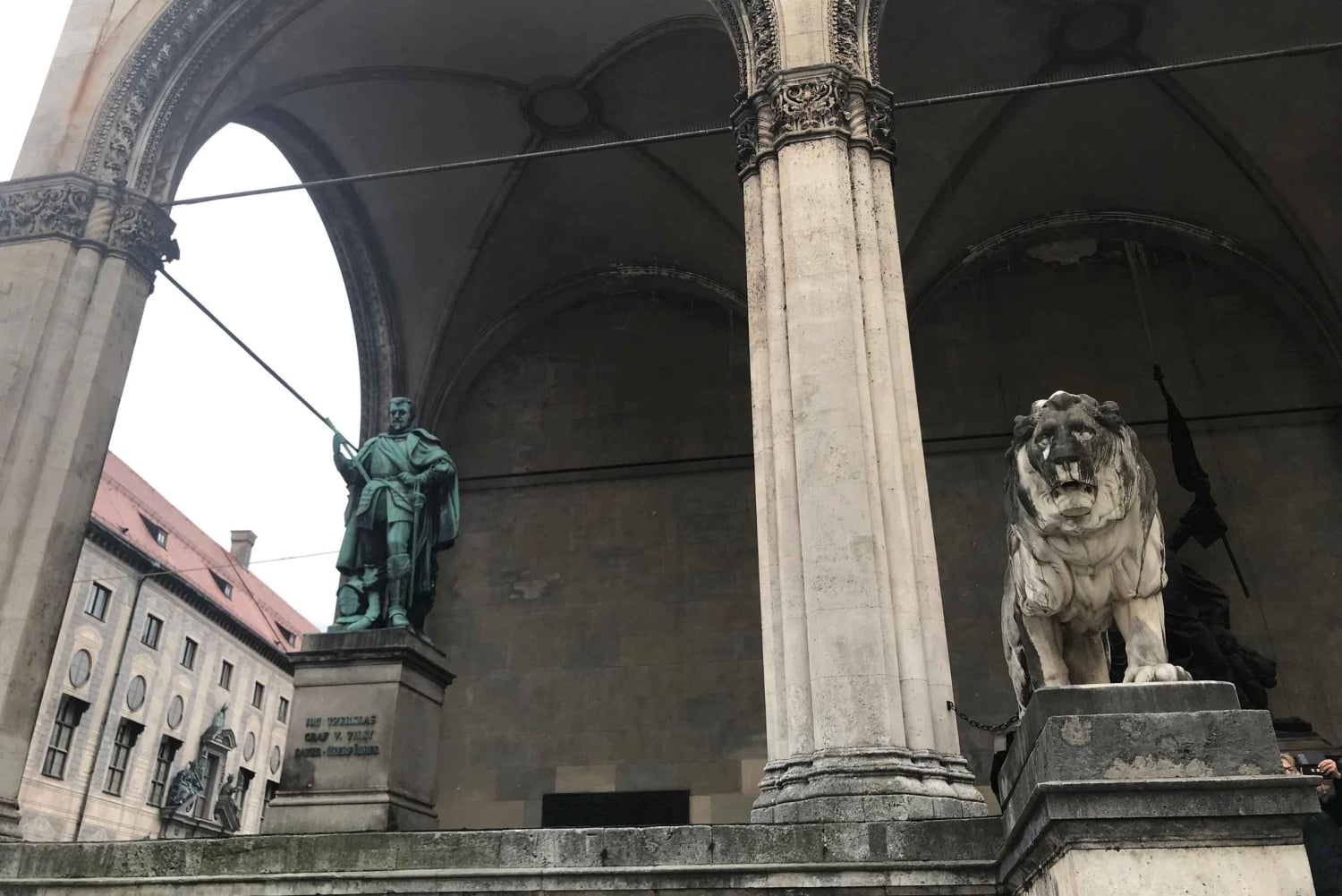 Munich: Private Walking Tour with good laughs and much info