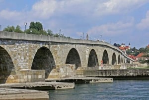 München:REGENSBURG KESKIAIKAINEN KAUNEUS-PRIVATE GUIDED TOUR autolla