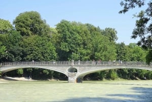Munich: Self-guided Walking Tour to River Isar Landmarks