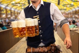 Munich: Sightseeing hopping with traditional Bavarian delicacies