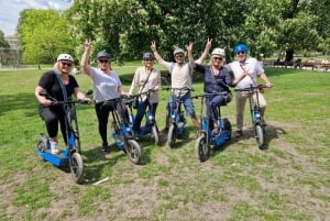 Munich: Top Sights E-Scooter Tour with Local Guide
