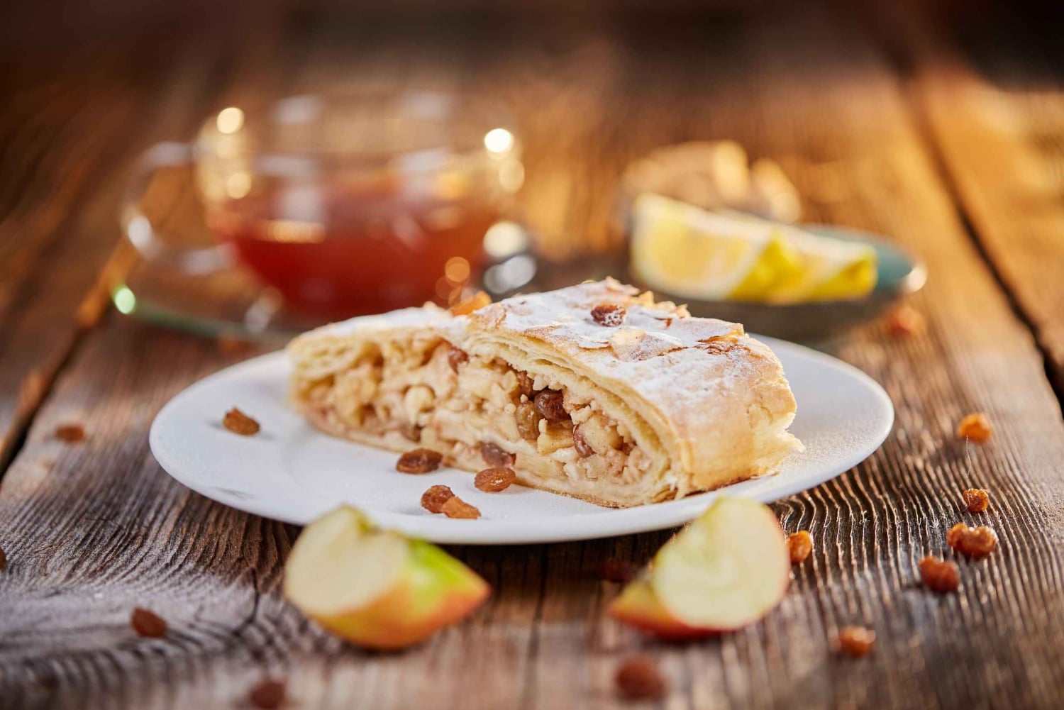 Munich: Traditional German Food and Old Town Private Tour