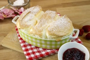 Munich: Traditional German Food and Old Town Private Tour